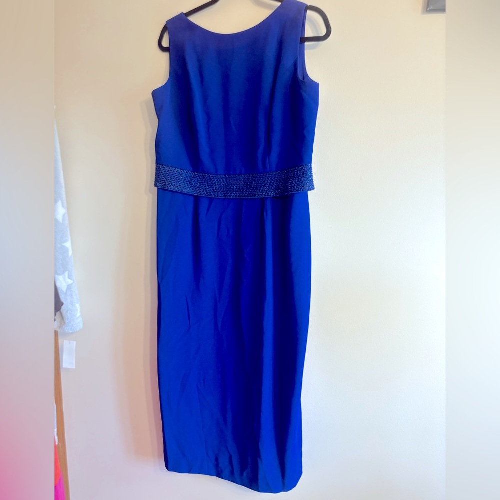 Daymor Elegant Blue Beaded Sleeveless Dress